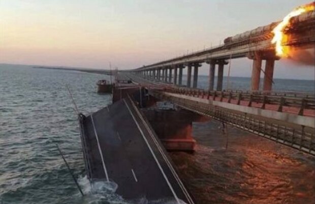 Пылает крымский мост. Фото: скриншот с видео