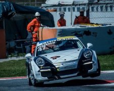 На міжнародних автоперегонах у Дубаї українська команда планує привернути увагу до проблем онкохворих дітей