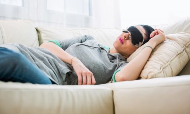 Xiaomi випустила "розумну" маску, яка врятує від безсоння