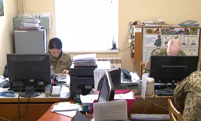 Працівники ТЦК. Фото: скрін youtube