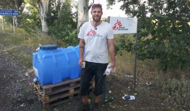 "Врачи без границ" открыли между Волновахой и Донецком пункт раздачи питьевой воды