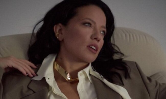 Бывшая Потапа Горова некому давать копняки, и наконец отвела душу: "Соскучилась"