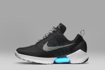 Nike обнародовала кроссовки с автоматической шнуровкой (видео)