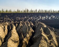 В Росії відкрилися "ворота у потойбічний світ" - майже кілометровий розлом показав неймовірне