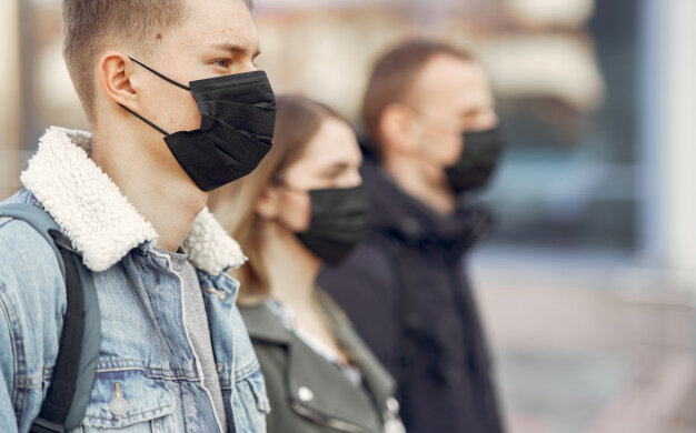 Поражает слух: медики рассказали о новой опасности коронавируса