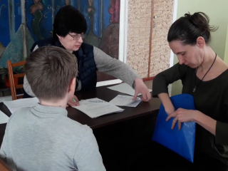 Оформление соцпомощи. Фото: скрин youtube