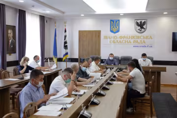 Во Франковске резиденцию "Папы Римского" подарили детям