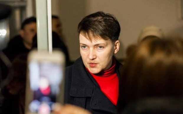 Савченко роздяглася на камеру заради президентського крісла: відео