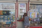 Тютюнові кіоски заробляють на ваших дітях: журналіст показав як