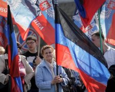 Флаги "ДНР" в центре Киева взбудоражили украинцев