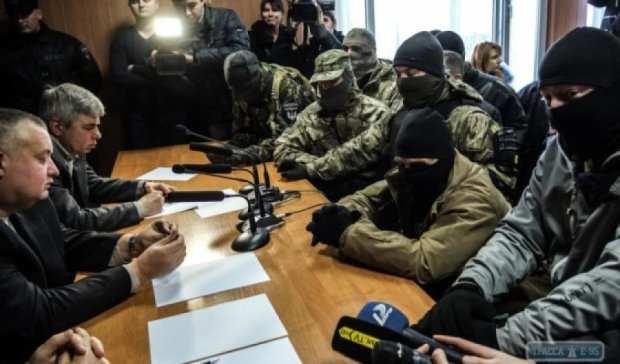  Активисты Одессы «проводили» в отставку трех судей