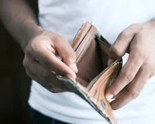 Межа бідності в Україні: виплати відірвані від реальності
