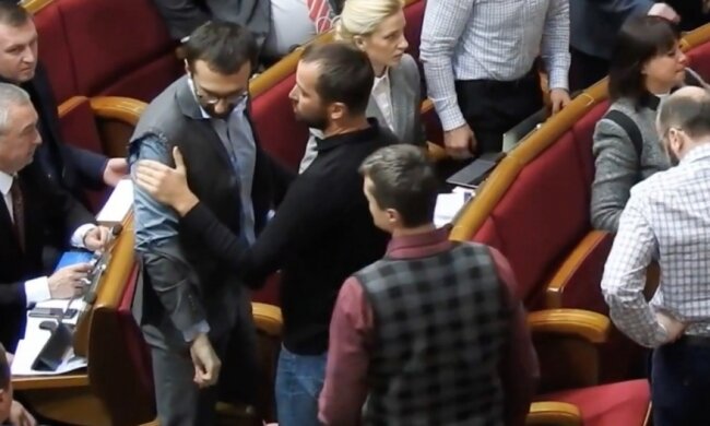 Лещенко и Мельничук подрались в Раде (видео)