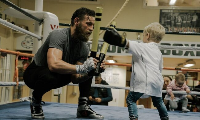 Конор Макгрегор с сыном, facebook.com/thenotoriousmma