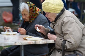 Банки почнуть частіше перевіряти пенсіонерів та вагітних: розкрито моторошну аферу