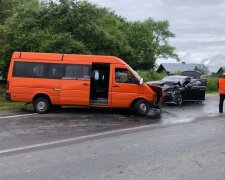 Под Львовом переполненная маршрутка влетела в легковушку, десяток искалеченных людей в больнице