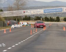 Mercedes-Benz CLA, скриншот