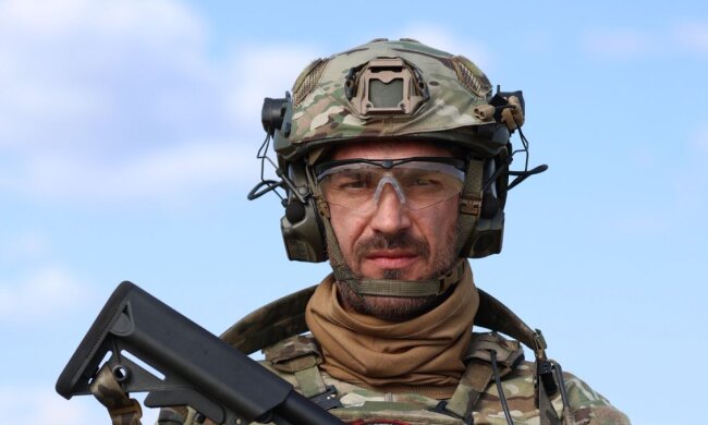 Актор Сергій Стрельников у військовій формі