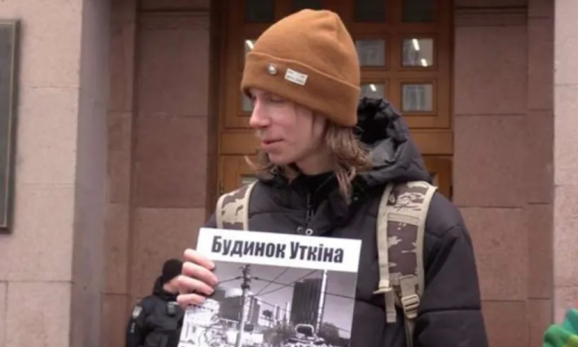 Дмитро Перов