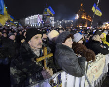 "Не волнуйся, я на Майдане, людям там нужна моя помощь. Целую, твой Жорик", - мать героя "Железной сотни" годами ищет убийц сына