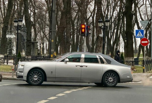 Rolls-Royce Phantom, фото: страницa carsmirage в Instagram