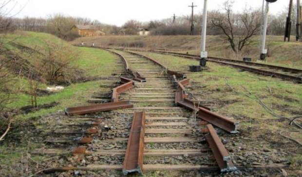 Макіївські сепаратисти ріжуть залізницю на металобрухт