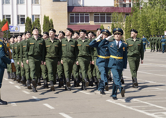 Путин запускает на Донбасс выпускников военных вузов: сессию сдадите по-взрослому