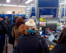 "Харьков - это Россия": украинский супермаркет отреагировал на выходку ватной кассирши