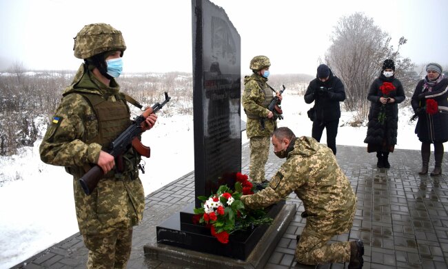 У Волновасі вшанували пам'ять жертв теракту - цілий автобус розстріляли з "Градів"