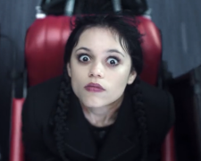 Дженна Ортега, кадр из сериала "Уэнсдей"