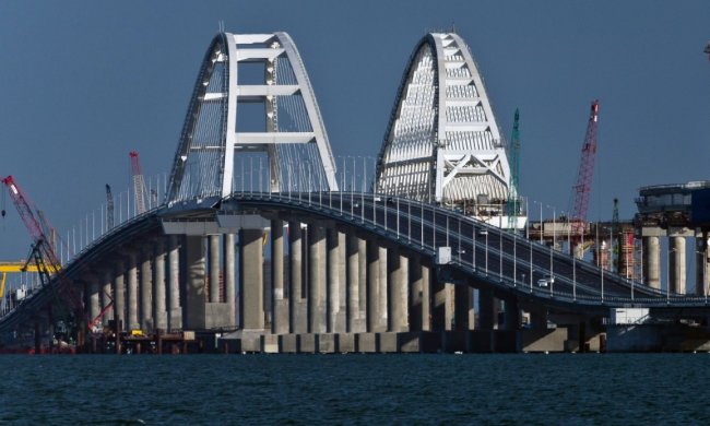 Крымский мост адски проседает: блогер показала масштабы катастрофы