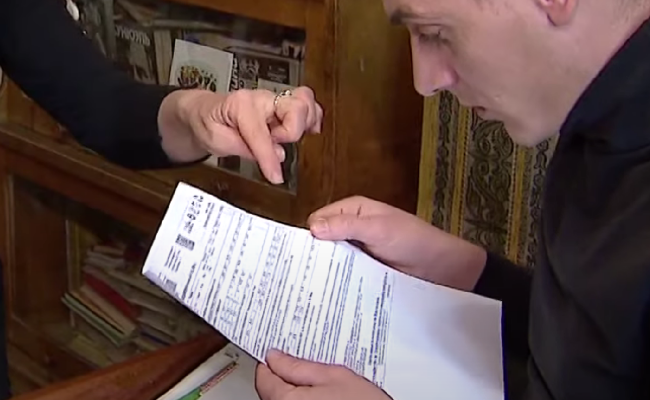 Платежки за тепло. Фото: скрин youtube