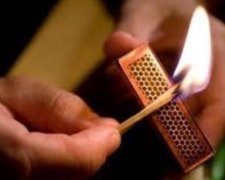 П'яний виборець підпалював себе на виборчій дільниці Буковини