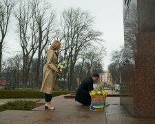 Зеленські біля пам'ятника Тарасу Шевченку, фото: president.gov.ua