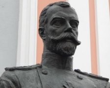 У мережу потрапило відео "мироточіння" погруддя Миколи II "чудотворця"