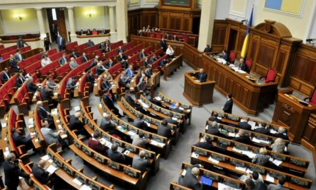 340 депутатів проголосували за підвищення пенсій та зарпат