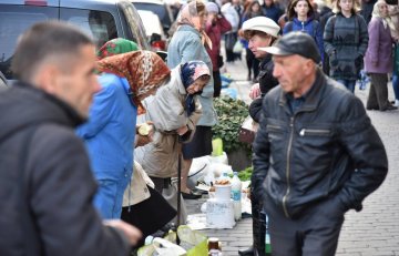 Просит деньги и украдкой вытирает слезы: старик без слов показал Реве, как живется в Украине - добро пожаловать в реальность