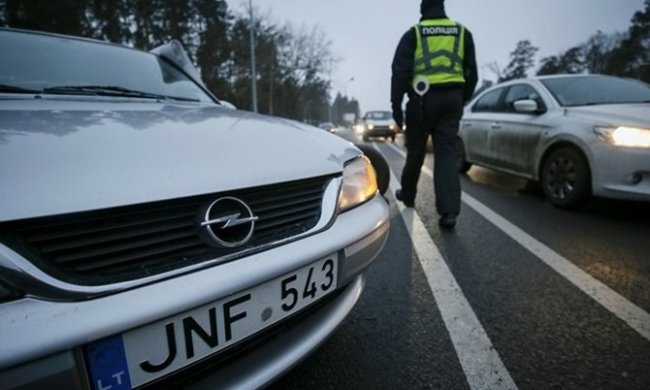 Под Киевом появились автоматчики: вооруженные молодчики взялись за євробляхеров