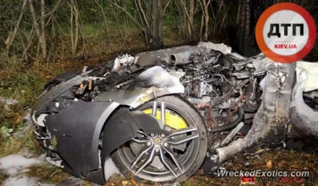 В аварії кузов Ferrari розірвало на частини, загинуло двое (фото)