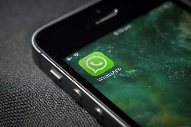 Создатель WhatsApp объявил войну Facebook: удаляйте свою страничку