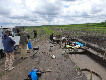 Розкопки в селі Івківці, facebook.com/archmuzeumck