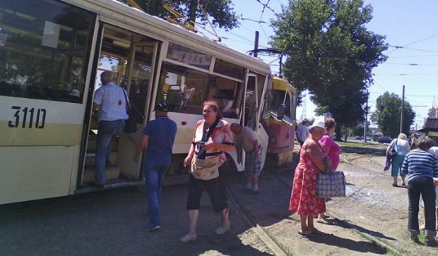У Харкові зіткнулись два трамваї: постраждали 15 осіб (фото)