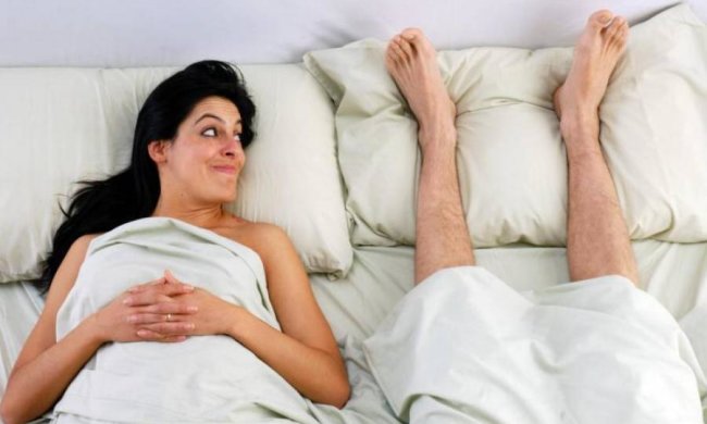 Фототест: поза уві сні багато розповість про ваші відносини