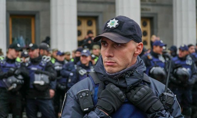 У сутичках під адміністрацією Порошенка постраждали копи: порушено кримінальну справу