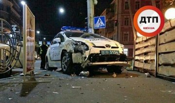 У столиці дівчина-коп заснула за кермом і стала причною аварії (фото)