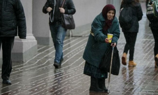 Мізерні зарплати: кому в Україні "пощастило" більш за всіх