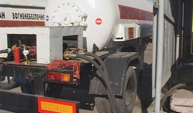 Правоохоронці виявили незаконну газову заправку на Полтавщині (фото)