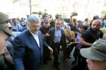 Порошенко снова ждут в ГБР: подробности допроса
