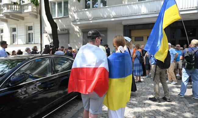 Польща: опитування про депортацію українських чоловіків