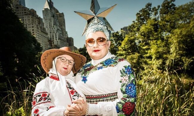 Верка Сердючка со сценической мамой